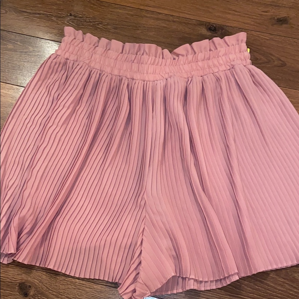 ZARA pleated shorts. Medium